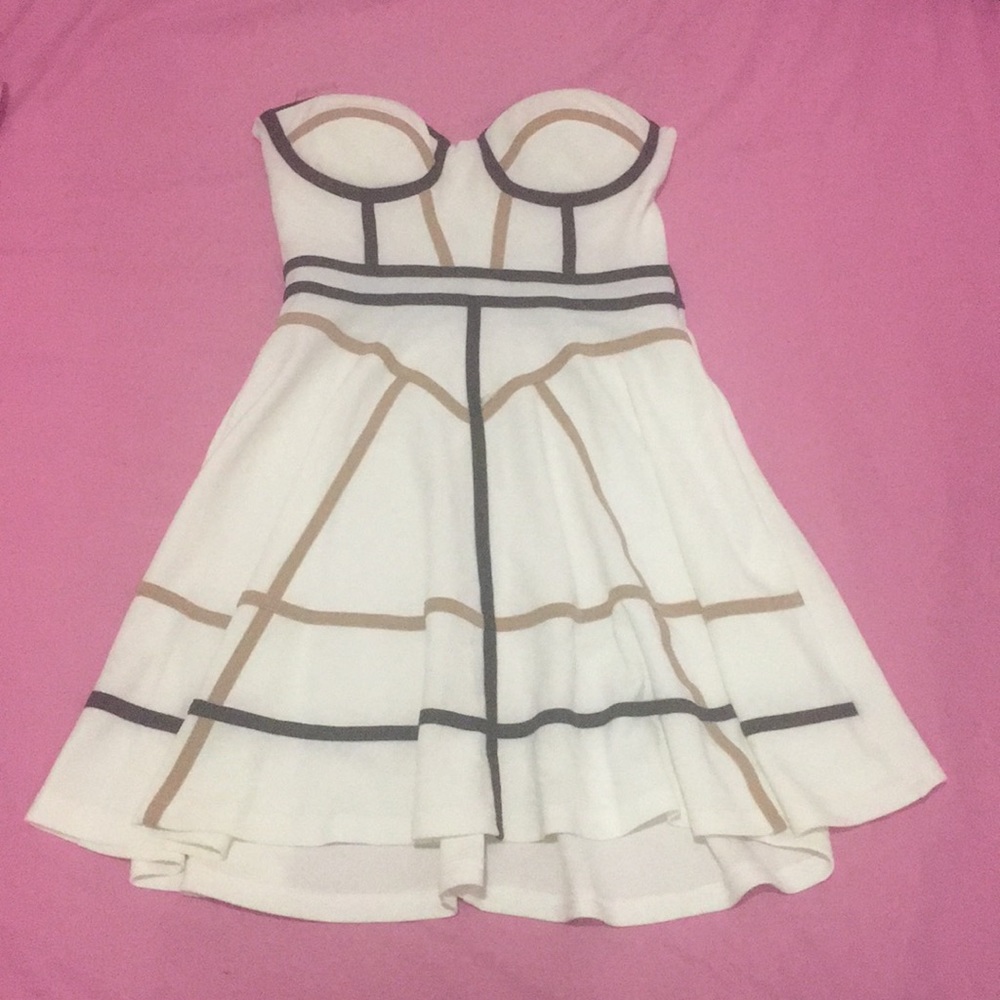 Strapless flowy dress